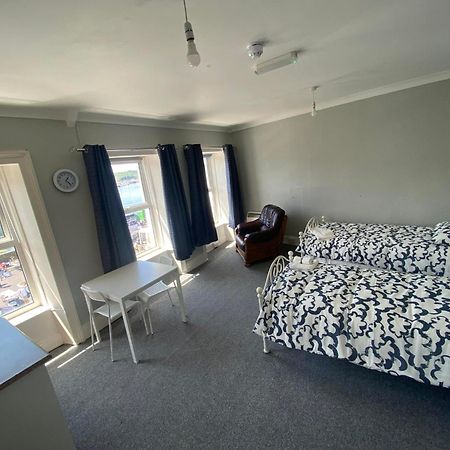Yellow House Apartment Бантри Екстериор снимка