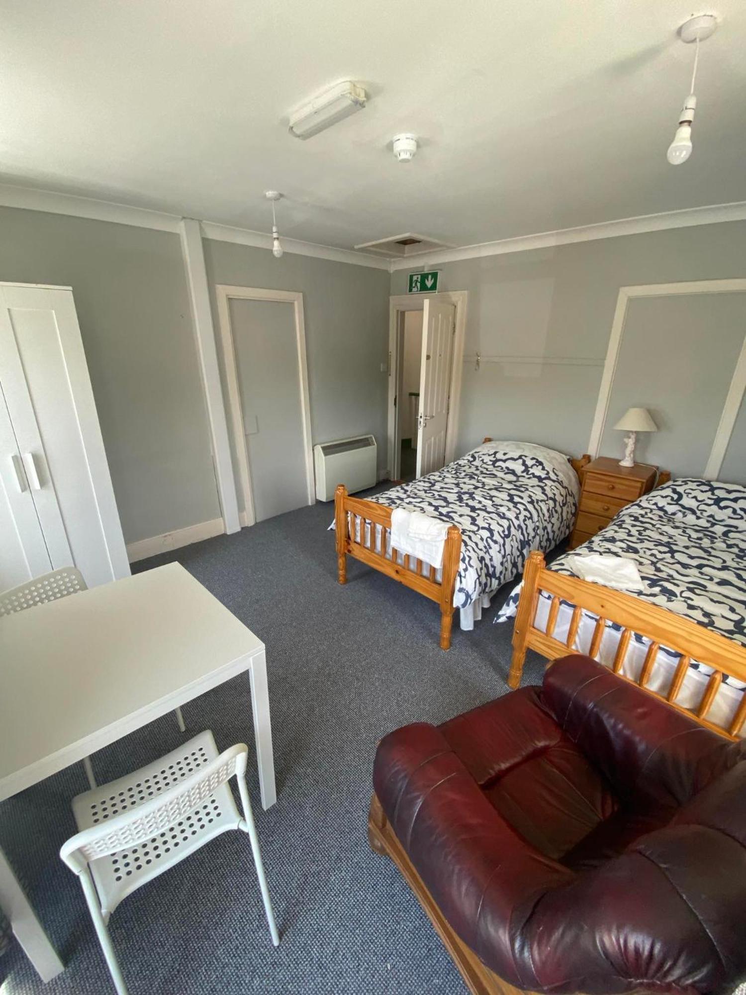 Yellow House Apartment Бантри Екстериор снимка